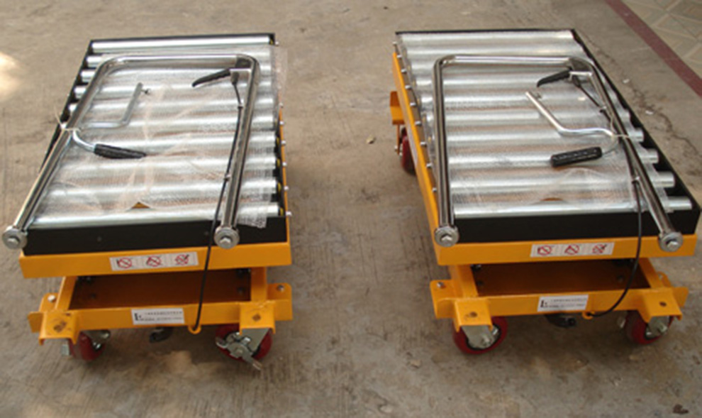 TF50R portable lifting table with rollers